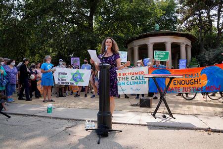Rabbi Jennie Rosenn Speaks at Jewish Climate Event