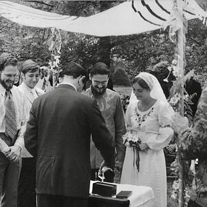 Emma & Walter Rous under chuppah