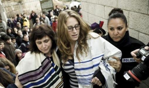 Rabbi Susan Silverman with Police at Western Wall