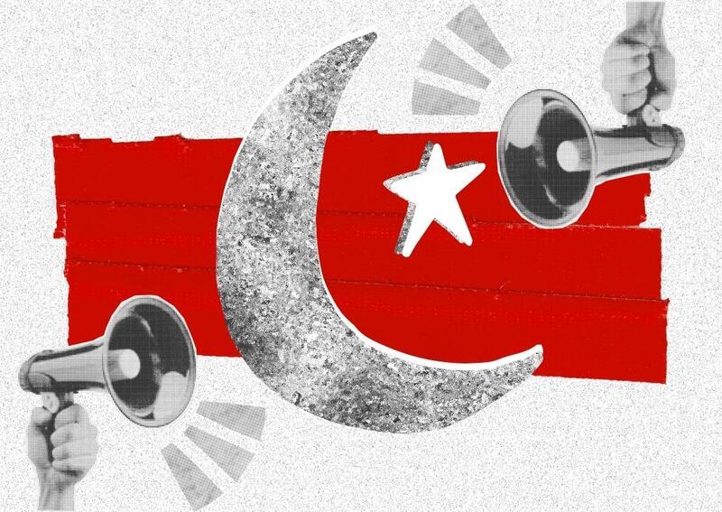 Megaphones on either side with an artistic interpretation of the flag of Turkey in the middle