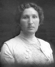 Sara Azaryahu, 1915 Sara Azaryahu, 1915