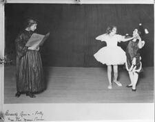 Anna Sokolow at Emanuel Sisterhood of Personal Service, 1922 Anna Sokolow at Emanuel Sisterhood of Personal Service, 1922