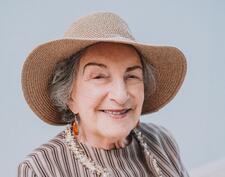 Leonor Scliar-Cabral Headshot