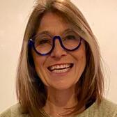 Headshot of Rabbi Analía Bortz 