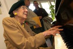 Hannah Block Plays Piano, February 26, 2005