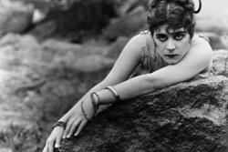 Theda Bara, 1915