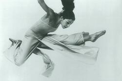 Ze'eva Cohen, leaping