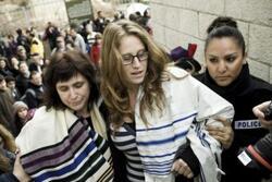 Rabbi Susan Silverman with Police at Western Wall
