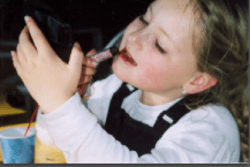 Ilana Goldberg Puts on Lipstick