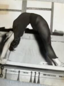 Gloria Gervitz doing gymnastics at the Centro Deportivo Israelita