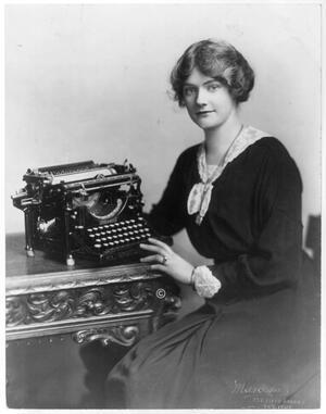Woman with Underwood Typewriter circa 1918