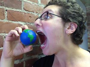 Be Hungry, Etta Eats the World