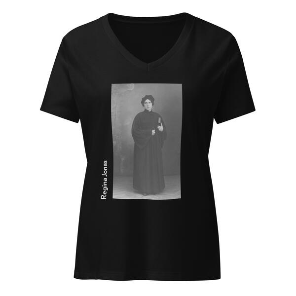 Regina Jonas V-Neck - Solid Black
