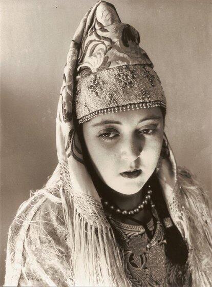 SALÉ JEWISH IN BRIDAL COSTUME