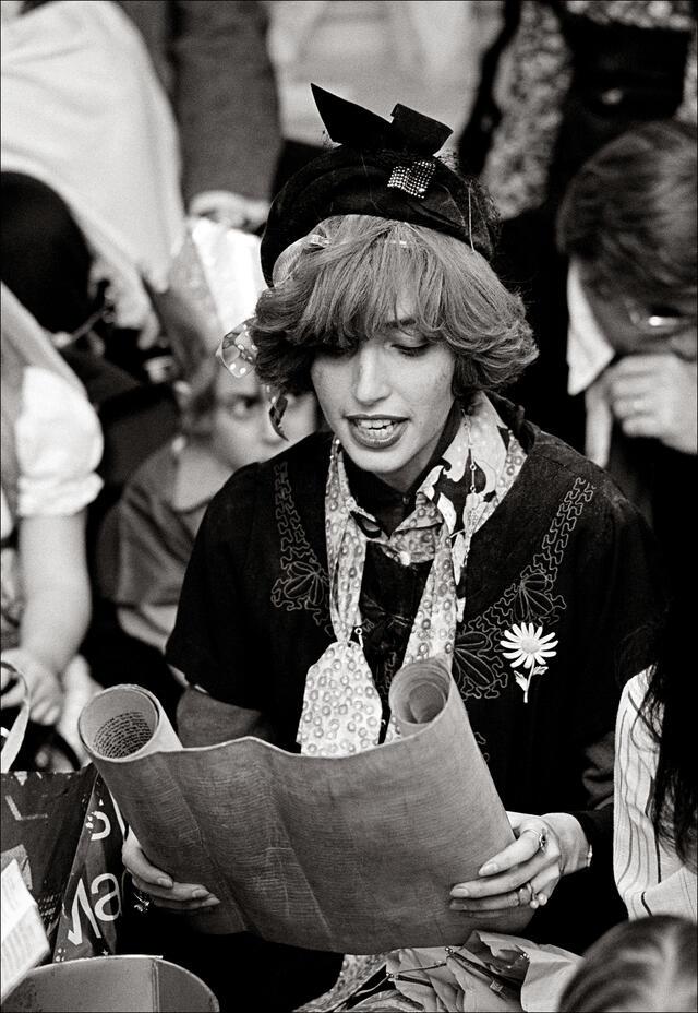 Arlene Agus chanting megillah on Purim