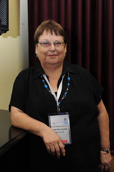 Hedva Almog, August 5, 2011