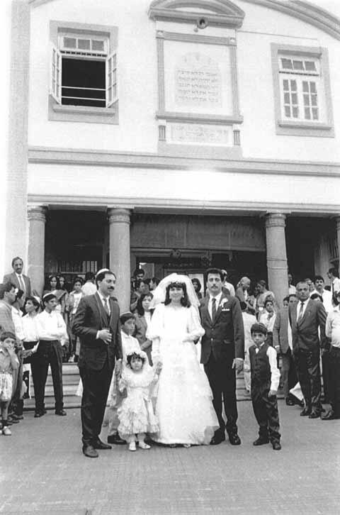 Married Couple and Family at the Magen Hassidim Synagogue, Bombay