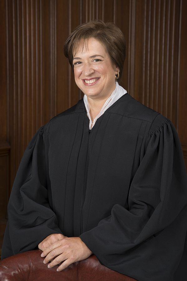 Official portrait of Supreme Court Associate Justice Elena Kagan