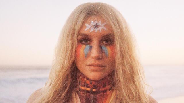 Kesha Praying