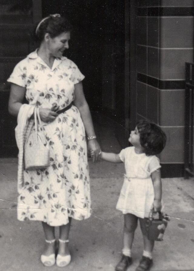 Lauren Shapiro with her Aunt Jennie