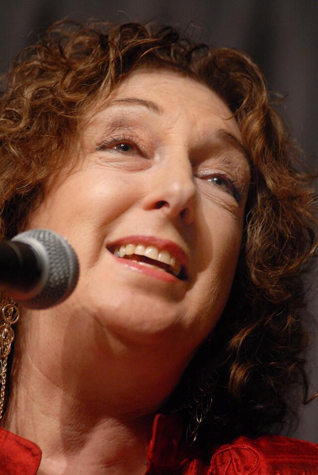 Adrienne Cooper performing with Mikveh